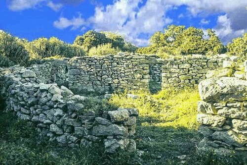 Bild 1 - Grundstück mit Steingebäude 130m2 auf der Insel Kythira