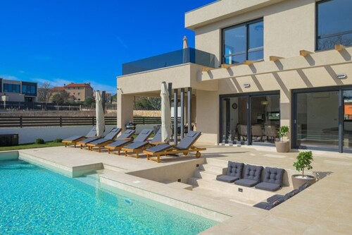 Bild 4 - Einfamilienhaus mit 210,00 m² in Rovinjsko selo zum Kaufen