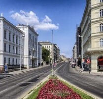 Hotel - 1.500.000,00&nbsp;EUR Kaufpreis, ca.&nbsp; 800,00&nbsp;m&sup2;&nbsp;Wohnfl&auml;che in Ulcinn (PLZ: 85360)
