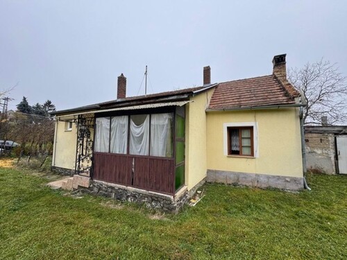 Bild 1 - Im Komitat Veszprem ein 67m2 Haus zu renovieren mit 926m2