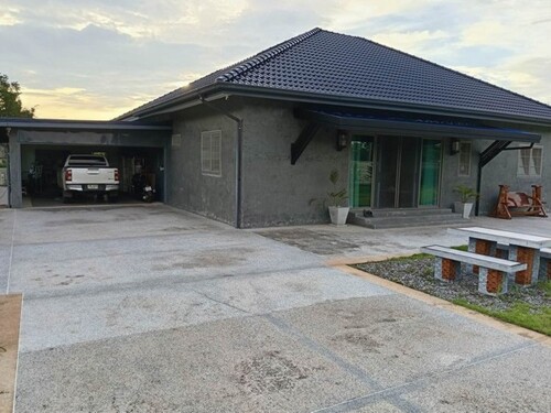Bild 2 - 4 Zimmer Einfamilienhaus zum Kaufen in Bandung