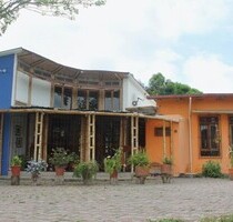 2 ökologisch gebaute Häuser mit 5100m2 Grundstück - Tachina