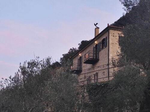 Bild 1 - Außergewöhnliches Anwesen unterhalb der Burg von Karytaina