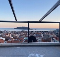 3-Zi-Wohnung Budva 200m2 Strand 700m Panorama