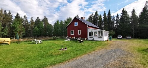 Bild 1 - Selbstversorger Bauernhof am See in Lappland Schweden