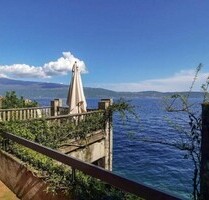 Gardasee Villa mit direktem Seezugang