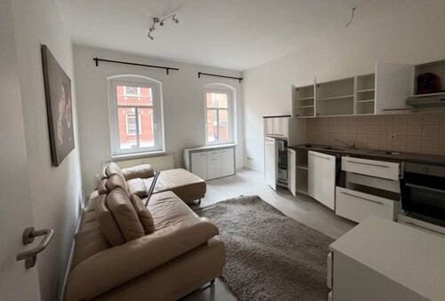 Bild 1 - 2-Zimmer-Hochparterre-Wohnung mit EINBAUKÜCHE zu verkaufen