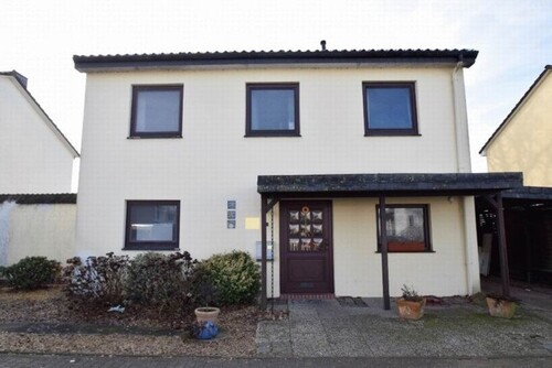 Bild 1 - EFH in ruhiger Wohnstrasse mit unverbaubarem Blick aufs Feld