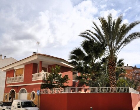 Bild 1 - Stadthaus mit Eleganz und Luxus in Alicante