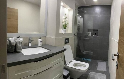 Bild 4 - Etagenwohnung mit 210,00 m&sup2; in BUDVA zum Kaufen