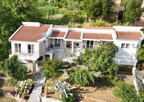 Bild 2 - 6 Zimmer Einfamilienhaus zum Kaufen in Dobra Voda