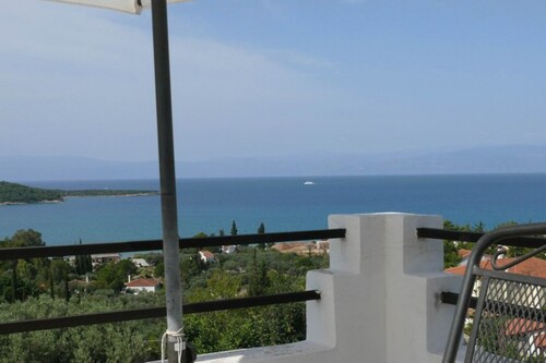 Bild 2 - 6 Zimmer Einfamilienhaus zum Kaufen in Porto Heli