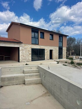 Bild 1 - Steinhausvilla mit modernen Elementen zum Verlieben