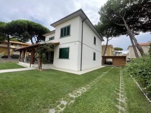 Bild 2 - 10 Zimmer Einfamilienhaus zum Kaufen in Marina di Cecina