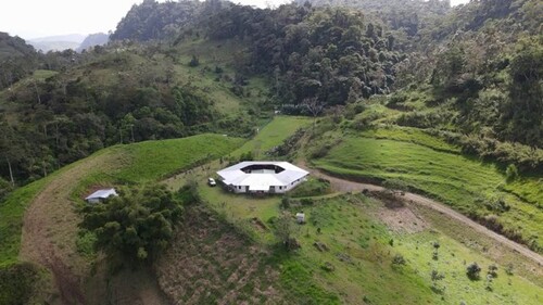 Bild 2 - 11 Zimmer Einfamilienhaus zum Kaufen in Turrialba