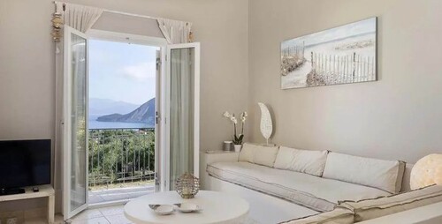 Bild 2 - 4 Zimmer Einfamilienhaus zum Kaufen in Ag.Saranta