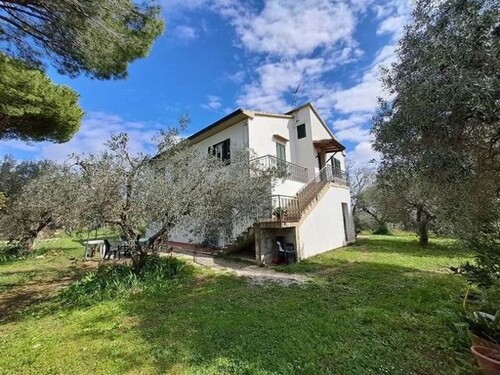 Bild 2 - 10 Zimmer Einfamilienhaus zum Kaufen in Suvereto