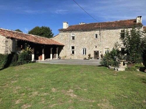 Bild 1 - Restauriertes mittelalterliches Anwesen zu verkaufen