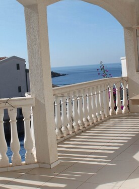 Bild 1 - Haus am Strand mit Panoramablick