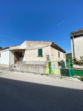 Bild 2 - 3 Zimmer Einfamilienhaus zum Kaufen in Castiglione a Casauria