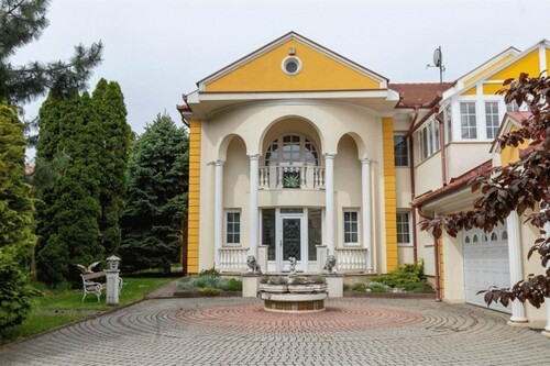Bild 1 - Luxusvilla in Ungarn - 772.000,00 EUR Kaufpreis, ca.  520,00 m² Wohnfläche