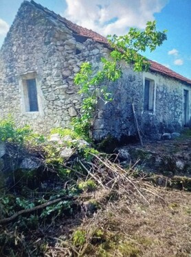 Bild 2 - 2 Zimmer Einfamilienhaus zum Kaufen in Cetinje Montenegro