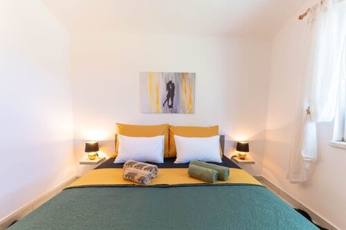 Bild 3 - 6 Zimmer Einfamilienhaus in Pula