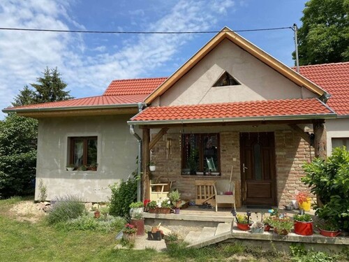 Bild 1 - In Ungarn im Komitat Zala ein 95m2 Haus neben Wald 7000m2