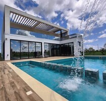 Traumvilla in luxuriösen Wohnanlage - San Juan del Parana