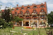 Bild 1 - RENTABLES HOTELKOMPLEX NAHE KURBAD