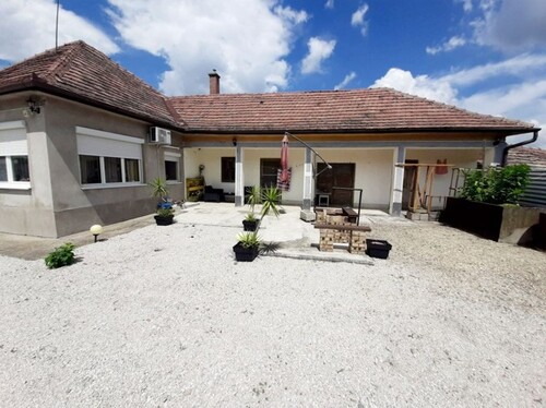 Bild 1 - In Ungarn Kreis Bacs-kiskun ein 90m2 Haus mit 1101m2 Grund