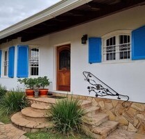 Zu verkaufen schönes und komplettes Haus in San Bernardino - San Bernardino . Paraguay