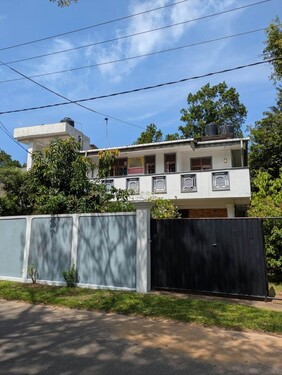 Bild 1 - Wunderschönes Haus in Sri Lanka mit Ferienwohnung