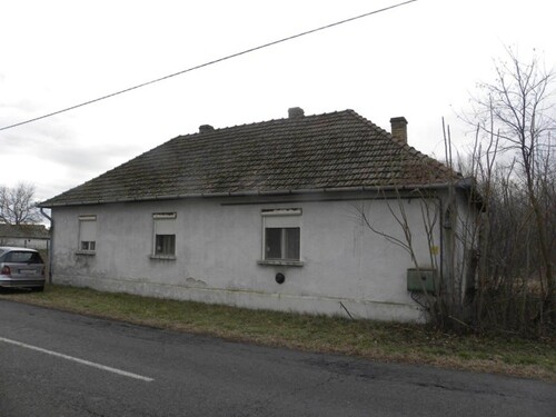 Bild 1 - Bewohnbares Bauernhaus 5000m2 Grund in Ungarn