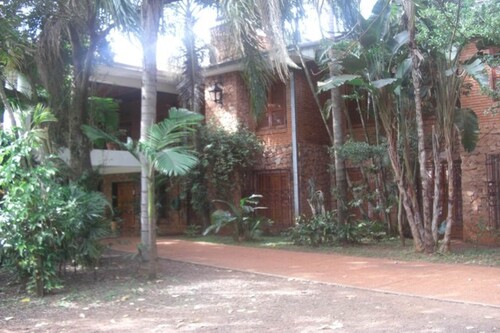 Bild 2 - 8 Zimmer Einfamilienhaus zum Kaufen in Encarnación / Itapuá