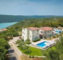 Villa mit Swimmingpool in idyllischer Umgebung - Raa