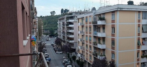 Bild 2 - 2 Zimmer Etagenwohnung zum Kaufen in Rom