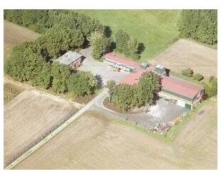 Moderner Gutshof mit massiven Nebengebäuden - Rieste