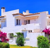 Villa mit künstlerischer Atmosphäre im andalusischen Stil - Sitio de Calahonda