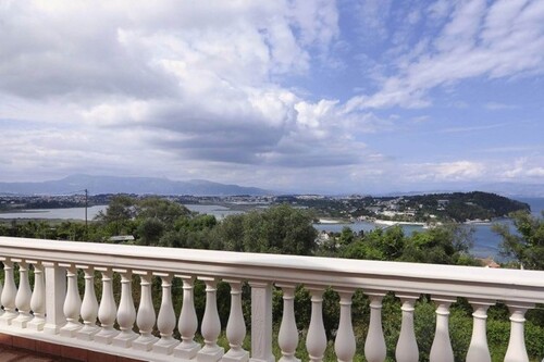 Bild 1 - Freistehendes Zweifamilienhaus mit Panoramablick aufs Meer