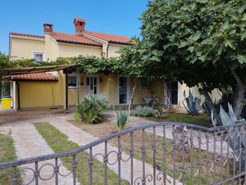 Bild 2 - 5 Zimmer Einfamilienhaus zum Kaufen in Porec