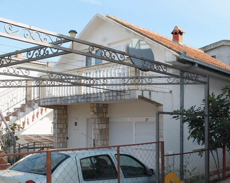 Bild 1 - 3 Stock Haus 80m2 Grund 180m2 Strand 330m