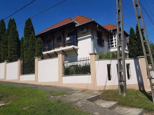 Bild 2 - 12 Zimmer Einfamilienhaus zum Kaufen in Siofok