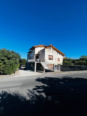 Bild 2 - 14 Zimmer Einfamilienhaus zum Kaufen in Terre Roveresche Loc. Orciano di Pesaro