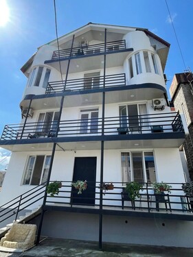 Bild 2 - 20 Zimmer Einfamilienhaus zum Kaufen in Ureki