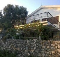 Einfamilienhaus bestehend aus drei Studio-Apartment - Utjeha