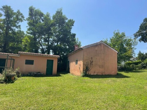 Bild 1 - Anwesen ca 3000 Grund mit zu renovierendem Wohnhaus