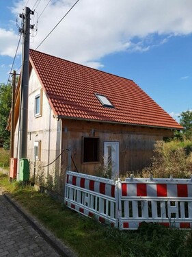 Bild 1 - Rohbau in dörflicher Atmosphäre