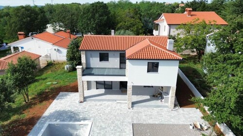 Bild 1 - Smartes Ferienhaus mit Pool in Fertigstellung mit Traumblick