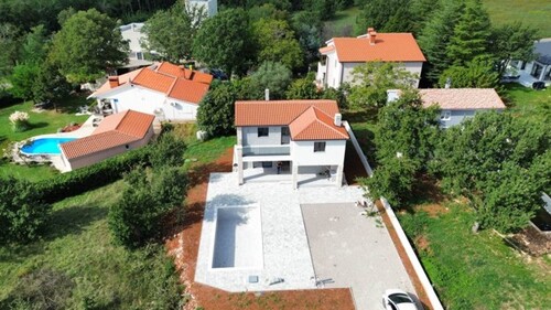 Bild 2 - 4 Zimmer Einfamilienhaus zum Kaufen in Raa